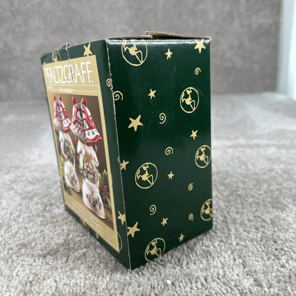 Pfaltzgraff Winterberry Snow Globe Salt & Pepper Shaker Set With Box Bells Holly